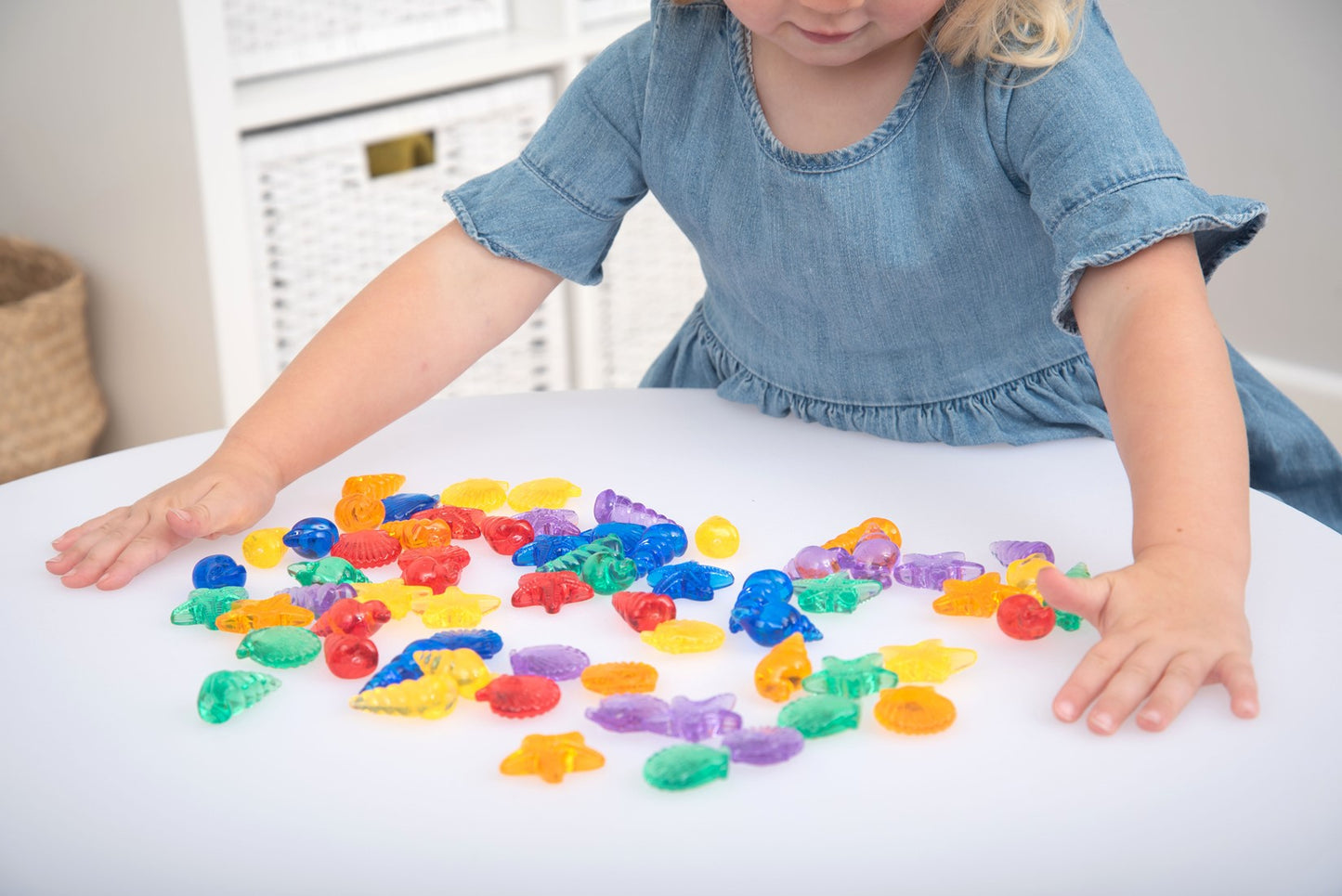 Tickit® doorschijnende gekleurde schelpen (72 stuks)