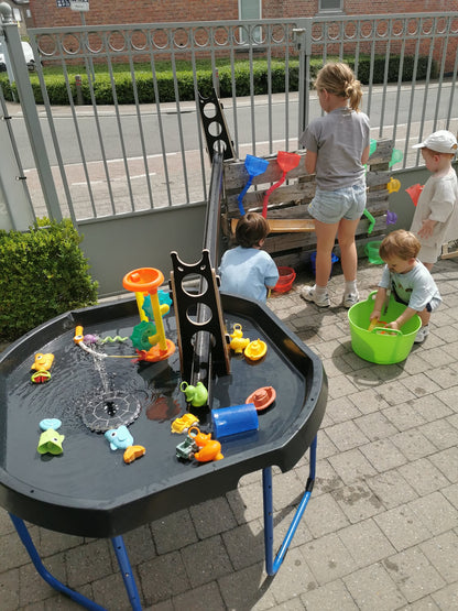 Waterplezier verzekerd met deze Tuff Tray met onderstel
