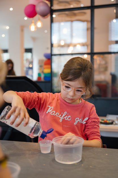 Workshop: magisch Halloween-slijm maken