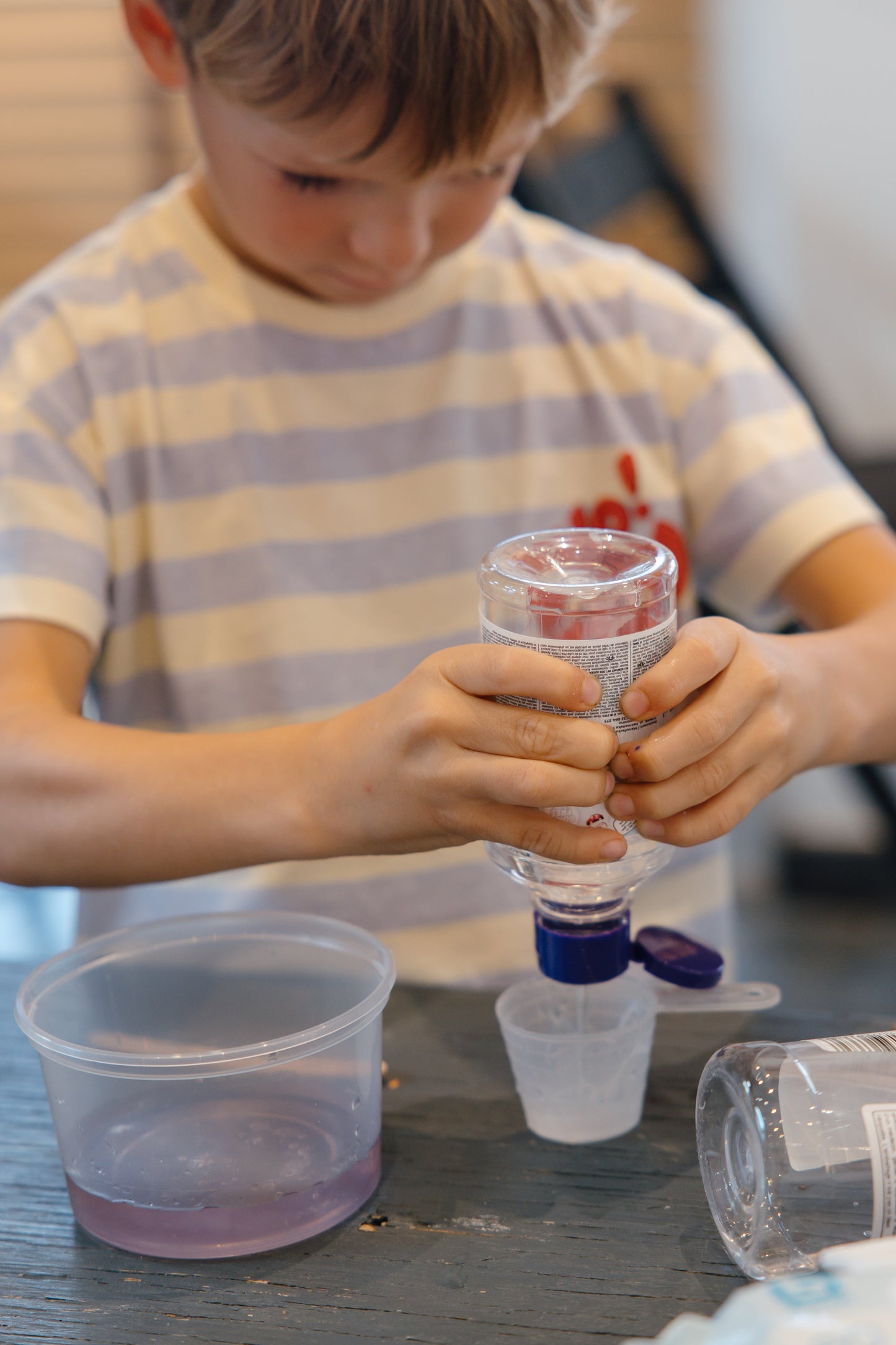 Workshop: magisch Halloween-slijm maken