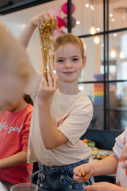 Workshop: magisch Halloween-slijm maken