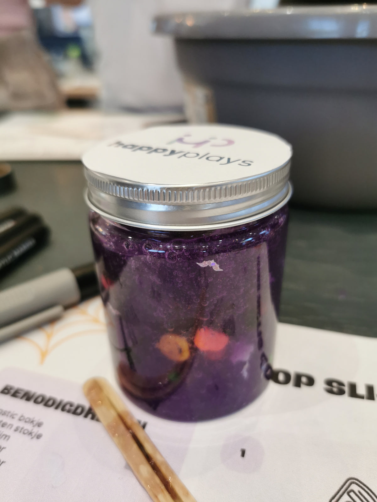 Workshop: magisch Halloween-slijm maken