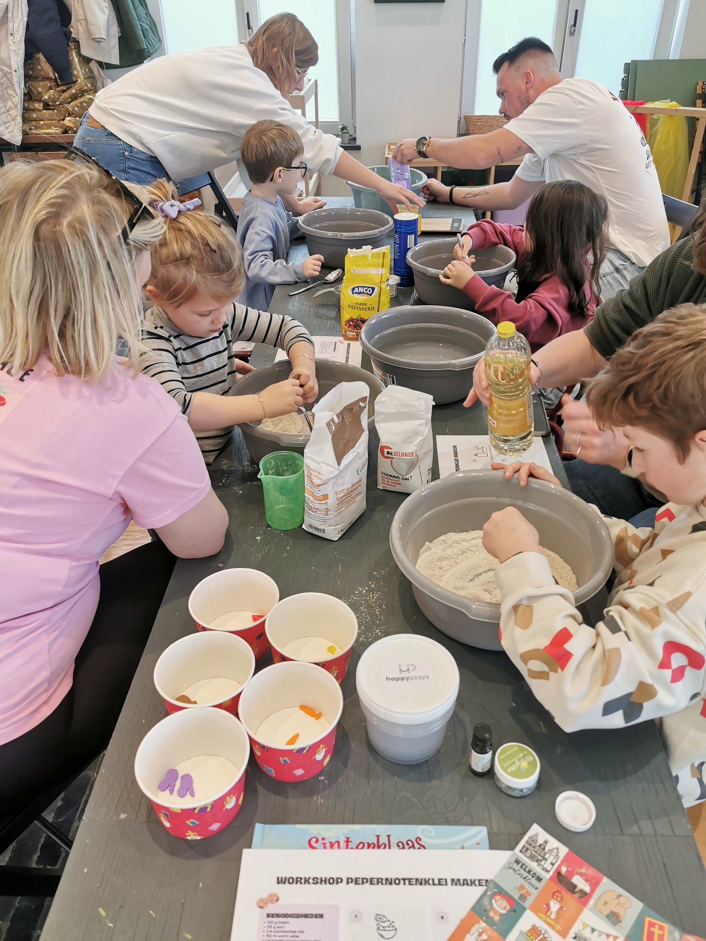 Workshop natuurlijk speeldeeg maken (thema Sint)