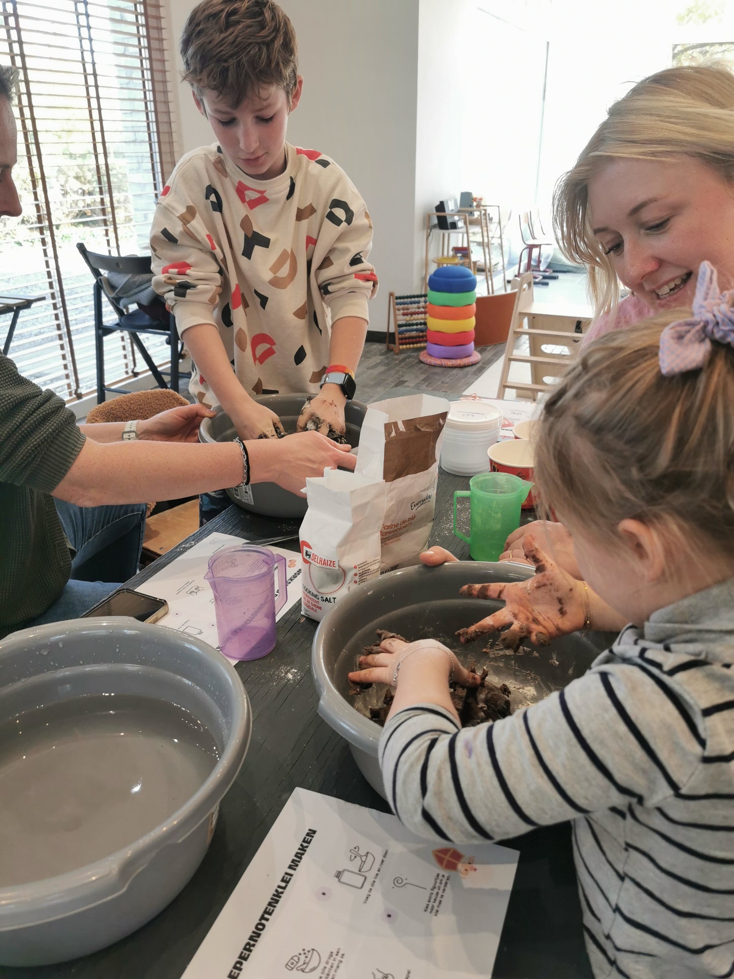 Workshop natuurlijk speeldeeg maken (thema Sint)
