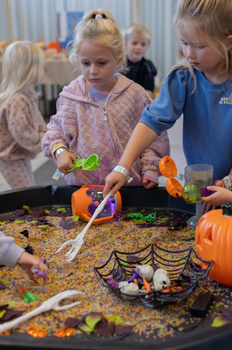 Sensorische speelsessie (thema Herfst/Halloween)
