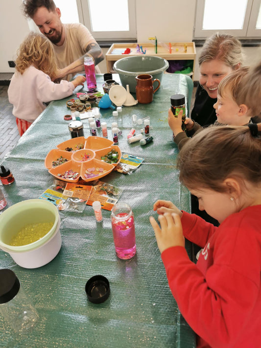 Sensorische glitterfles knutselen