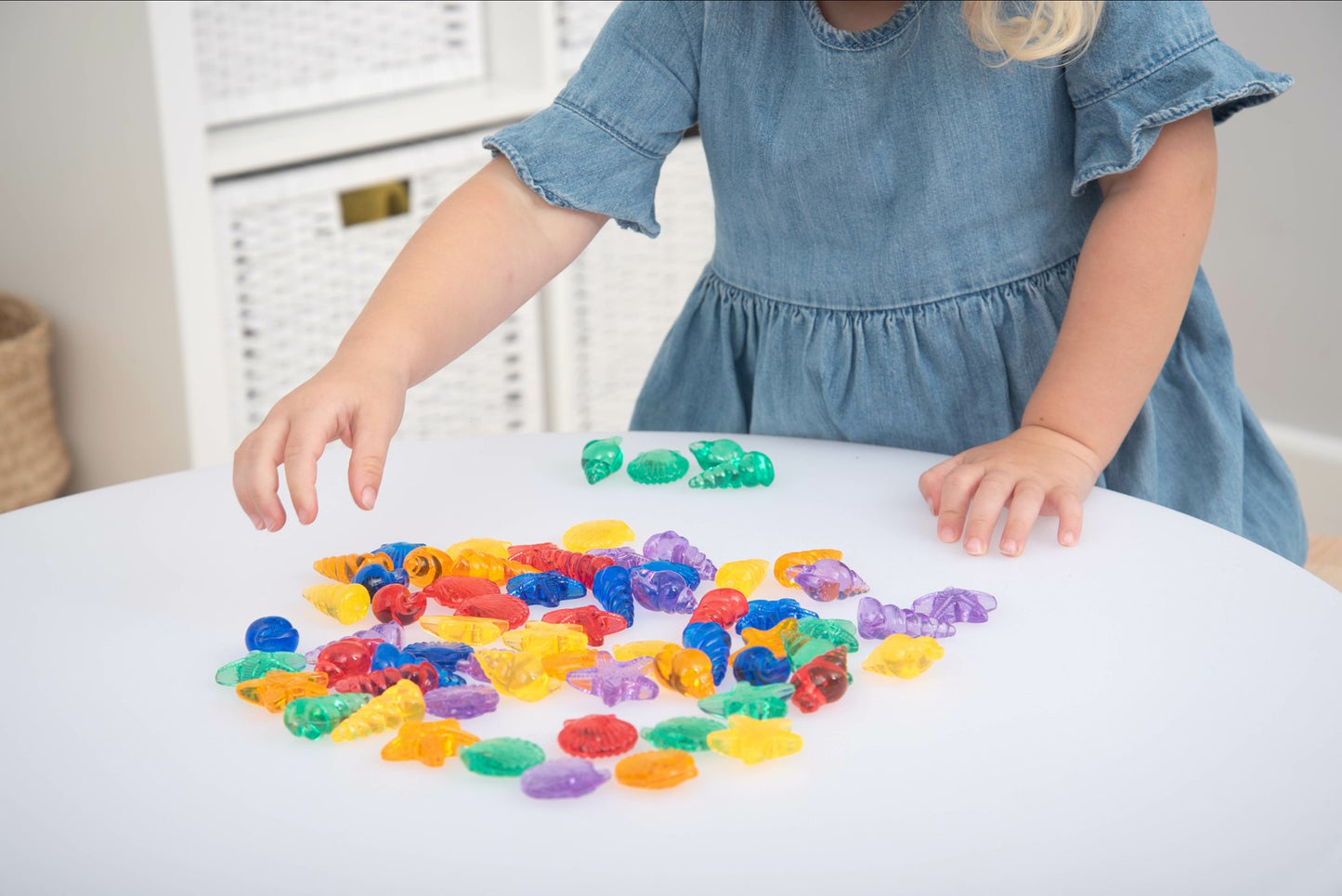 Tickit® doorschijnende gekleurde schelpen (72 stuks)