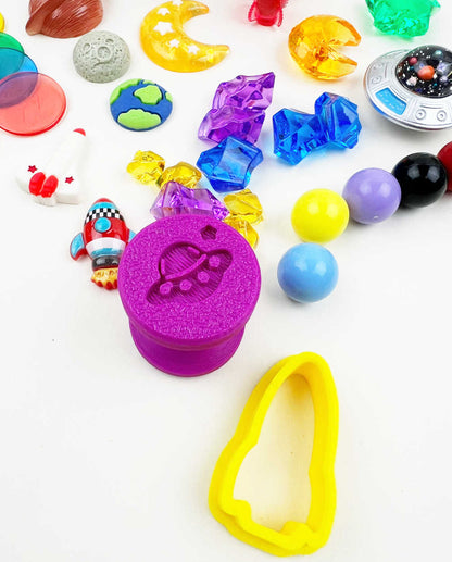 Play Pot met natuurlijk speeldeeg - Fly me to the moon