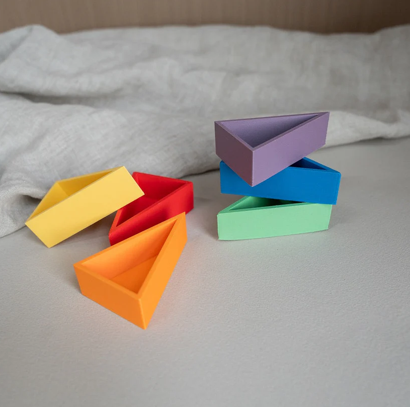 Mandigo Regenboog Bakjes – Set van 6 (gelijkbenige driehoek)