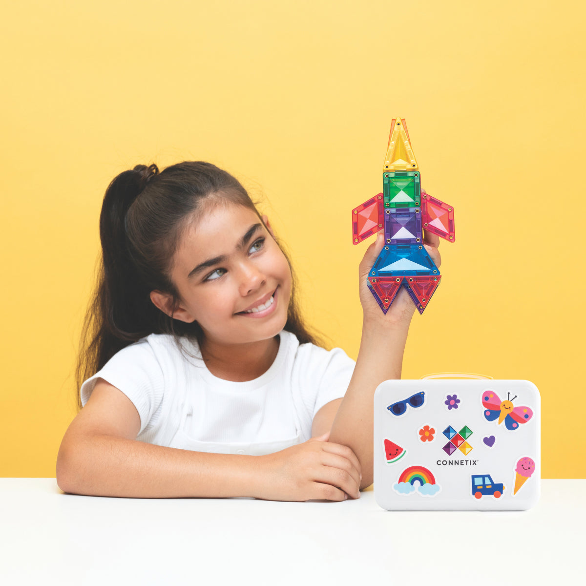 Kinderen laten hun creativiteit de vrije loop met deze Connetix magnetische tegels voor onderweg